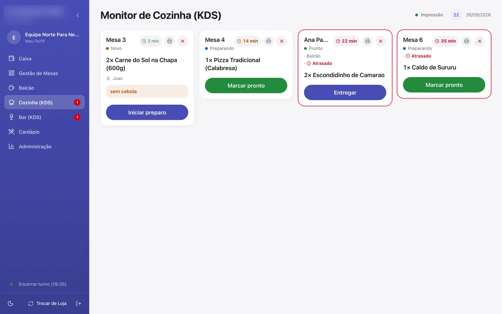 Monitor de Cozinha (KDS) com pedidos de exemplo
